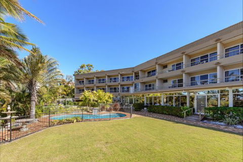 Camelot Motel And Licenced Restaurant - Accommodation Brisbane 0