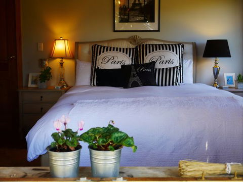 La Perrie Chalet Bed And Breakfast - Accommodation Brisbane 0