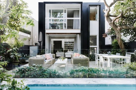 Luxico - Pearce Street - Accommodation Brisbane 0