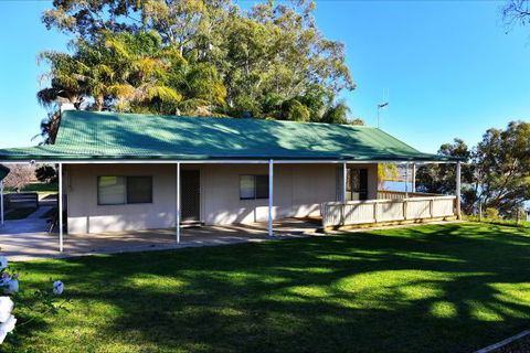 Mundic Waterfront Cottages - Accommodation Brisbane 1