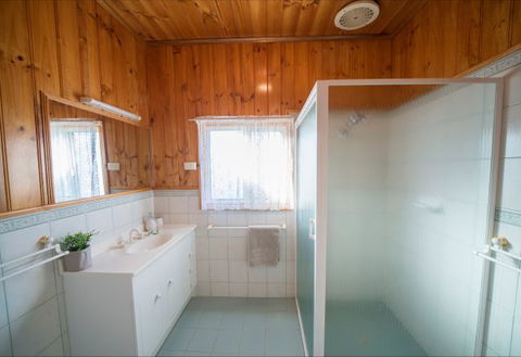 Mundic Waterfront Cottages - Accommodation Brisbane 9