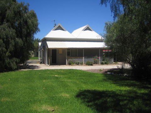 Naracoorte – Showgrounds Cottage - Accommodation Brisbane 1