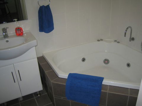 Naracoorte – Showgrounds Cottage - Accommodation Brisbane 3