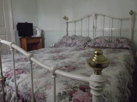 Olive Grove Retreat - Accommodation Brisbane 3