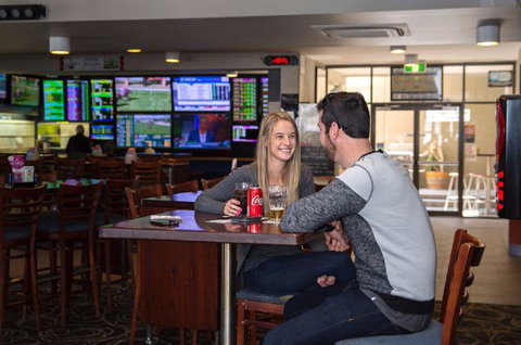 Pedens Hotel - Accommodation Brisbane 1