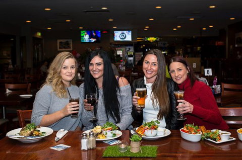 Pedens Hotel - Accommodation Brisbane 2