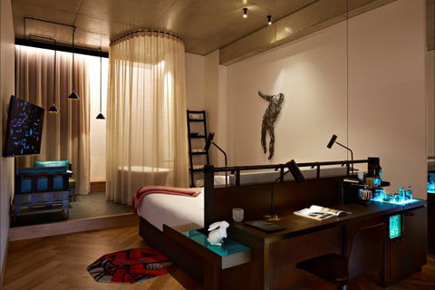 QT Melbourne - Accommodation Brisbane 0