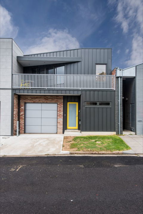 The Bright House - Accommodation Brisbane 6