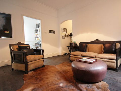 The Gold House - Accommodation Brisbane 6