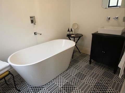The Gold House - Accommodation Brisbane 8