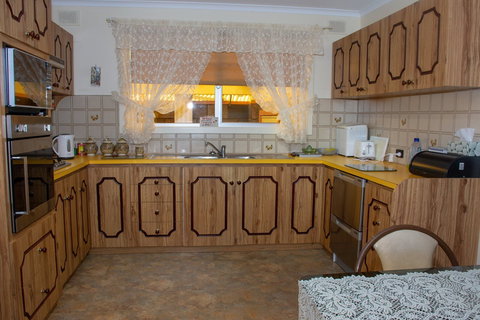 Chrissie's Palace - Accommodation Brisbane 1