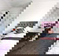 International On The Water Hotel - Accommodation Brisbane