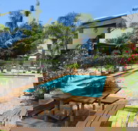 Lakes Waterfront Motel - Accommodation Brisbane