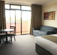Adelaide Meridien Hotel  Apartments