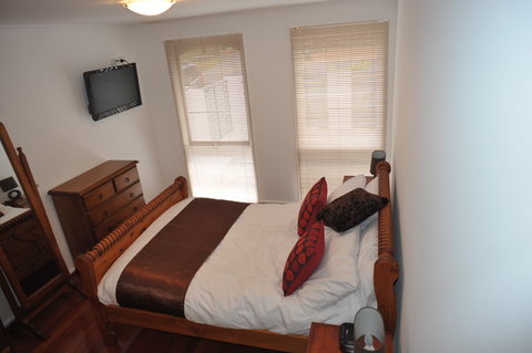 The Pommy Tree Bed And Breakfast - Accommodation Brisbane 1