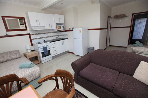 Across Country Motor Inn And Serviced Apartments - Accommodation Brisbane 1
