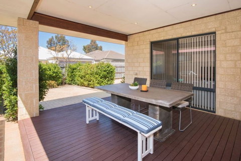 AcrosstheWay - Accommodation Brisbane 7