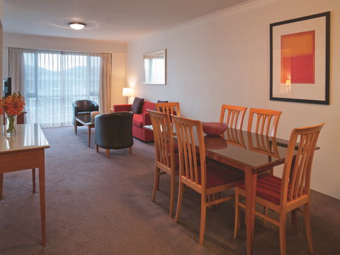 Adina Serviced Apartments Canberra James Court - Accommodation Brisbane 2