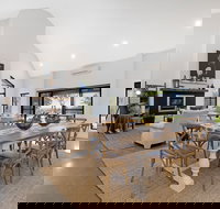 Barefoot at Broke - Accommodation Brisbane