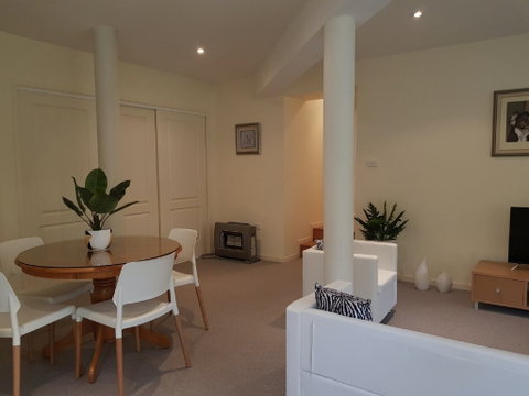 Ellie's Hide-Away At Malua Bay - Accommodation Brisbane 3