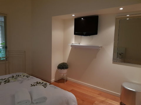Ellie's Hide-Away At Malua Bay - Accommodation Brisbane 6