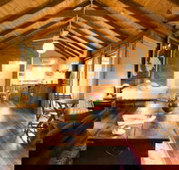 Mavis's Kitchen and Cabins - Accommodation Brisbane