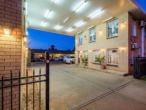 Motel Mandalay - Accommodation Brisbane 1