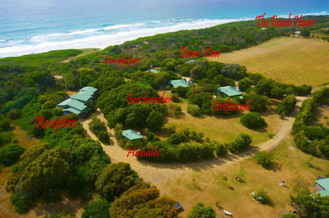 Sandpiper Ocean Cottages - Accommodation Brisbane 0