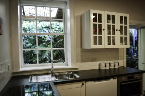 Surgeons Cottage - Accommodation Brisbane 2
