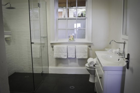 Surgeons Cottage - Accommodation Brisbane 6