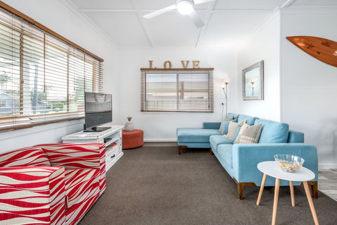 Surf Shack - Accommodation Brisbane 2