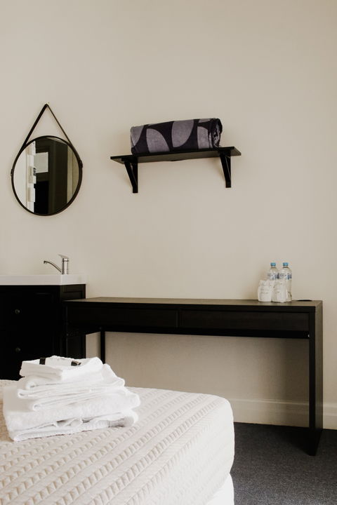 The Australian Hotel Motel - Accommodation Brisbane 9