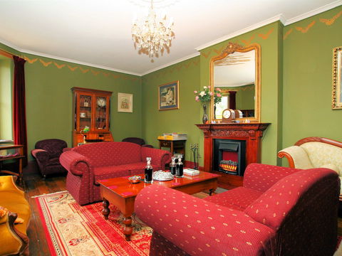 The Lodge On Elizabeth - Accommodation Brisbane 0