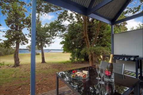 Waterfront Retreat At Wattle Point - Accommodation Brisbane 4