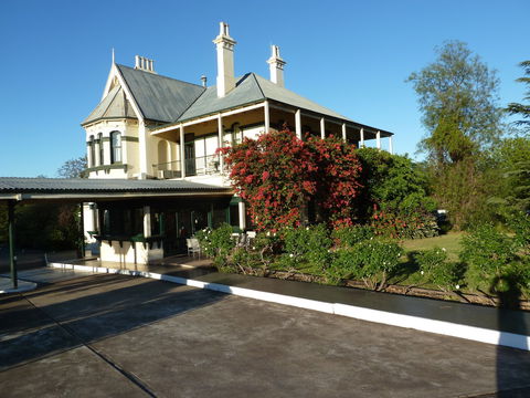 Airlie House Motor Inn - Accommodation Brisbane 0
