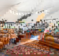 Aquila Retreat Eco Mansion - Accommodation Brisbane