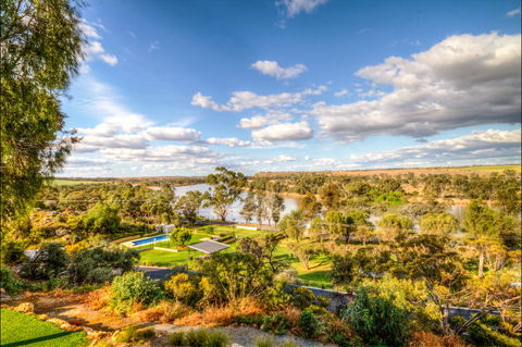 Aruma Executive Holiday Home - Accommodation Brisbane 1