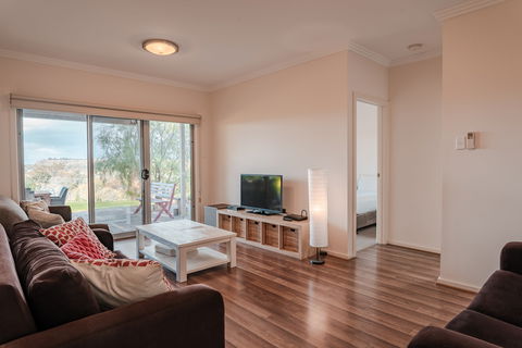 Aruma Executive Holiday Home - Accommodation Brisbane 2