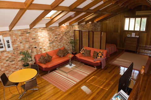 Bet's Bed And Breakfast Studio - Accommodation Brisbane 0