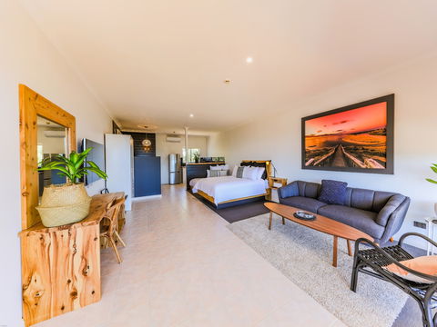 COAST Motel & Apartments - Accommodation Brisbane 1