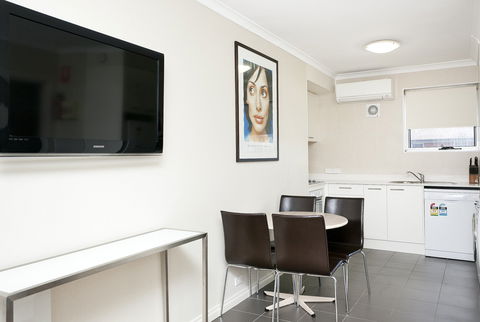 Forrest Hotel And Apartments - Accommodation Brisbane 1