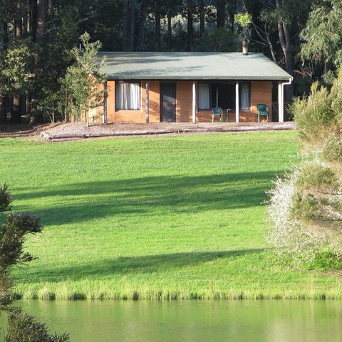 Pemberton Lake View Chalets - Accommodation Brisbane 0