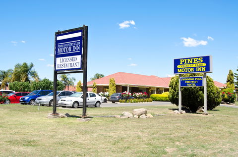 Pines Country Club Motor Inn - Accommodation Brisbane 0