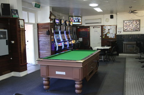 Royal Bridge Hotel, Barham - Accommodation Brisbane 1