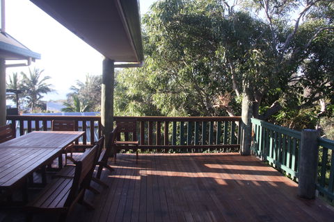 Salty Towers - Accommodation Brisbane 0