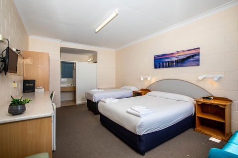 Blue Seas Motel - Accommodation Brisbane 2
