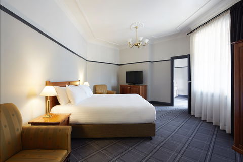 Brassey Hotel - Accommodation Brisbane 0