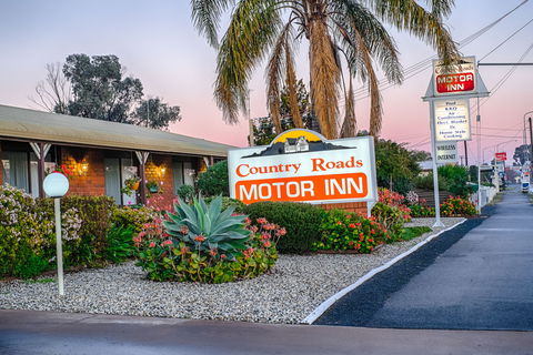 Country Roads Motor Inn - Accommodation Brisbane 0