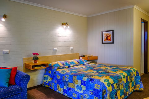 Country Roads Motor Inn - Accommodation Brisbane 1