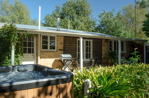 Ford Cottage Bed & Breakfast - Accommodation Brisbane 0